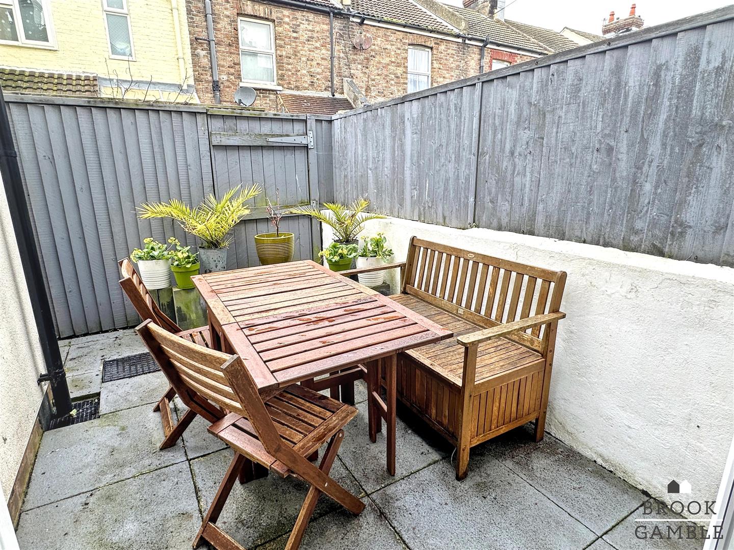 2 Bedroom House. Melbourne Road in Eastbourne,  19